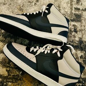 Nike men’s size 11.5 night court vision mid sneaker! New! No box!